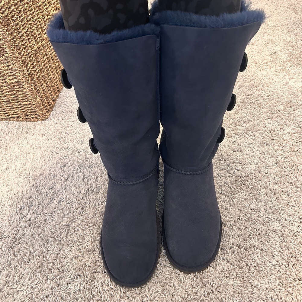 Ugg Baily Button Triplet Boot Size 8